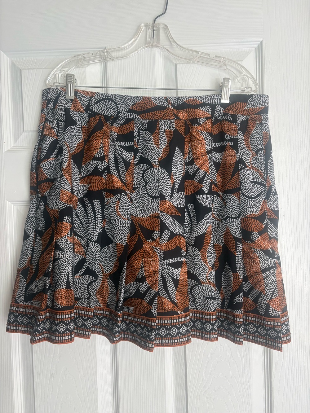Chicos Skort w pockets Size 2 EUC